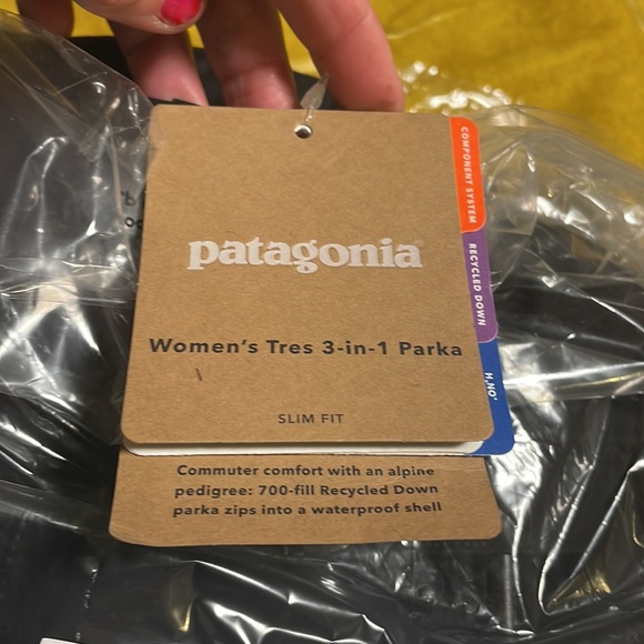 New with tags Patagonia Tres 3 in 1 Parka size small Dusky Brown - Picture 3 of 5